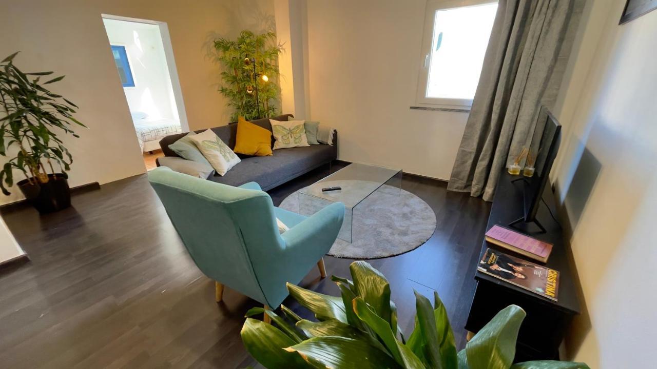 Apartamento T2 Com Terraco Grande Leilighet Quarteira Eksteriør bilde