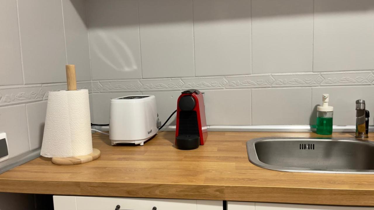 Apartamento T2 Com Terraco Grande Leilighet Quarteira Eksteriør bilde